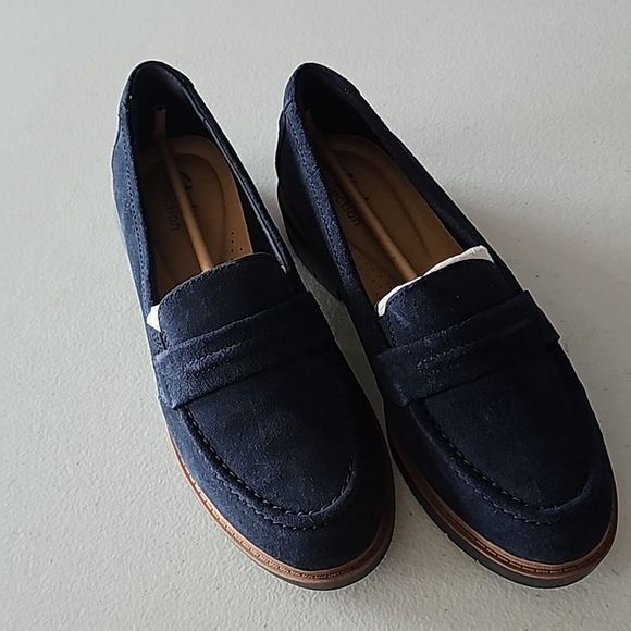 NIB Navy Suede Westlynn Bay Slip Ons by Clark, Size 8.5 Wide - Picture 3 of 7